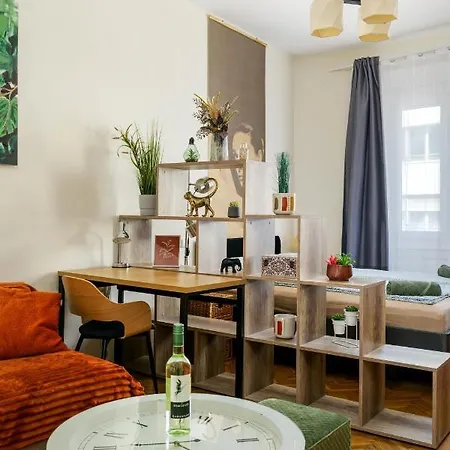 Margaret By The Danube * 布达佩斯